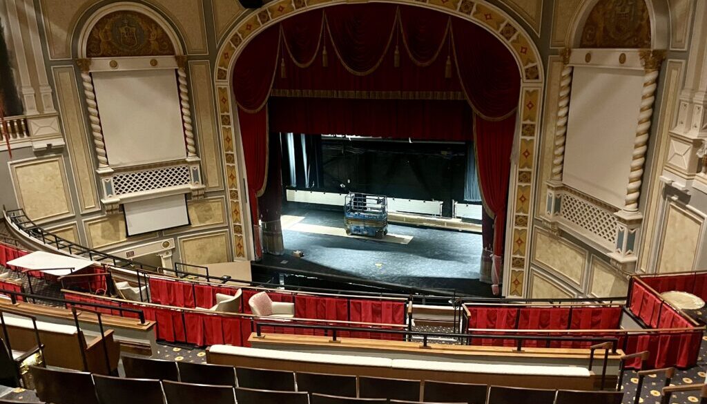 1740499585257-2237059665